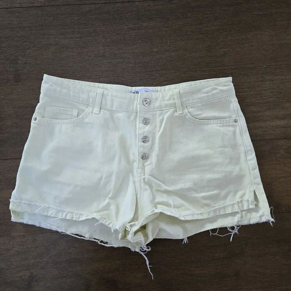 Zara Woman’s Yellow denim jeans shorts sz 8 button fly ripped hem